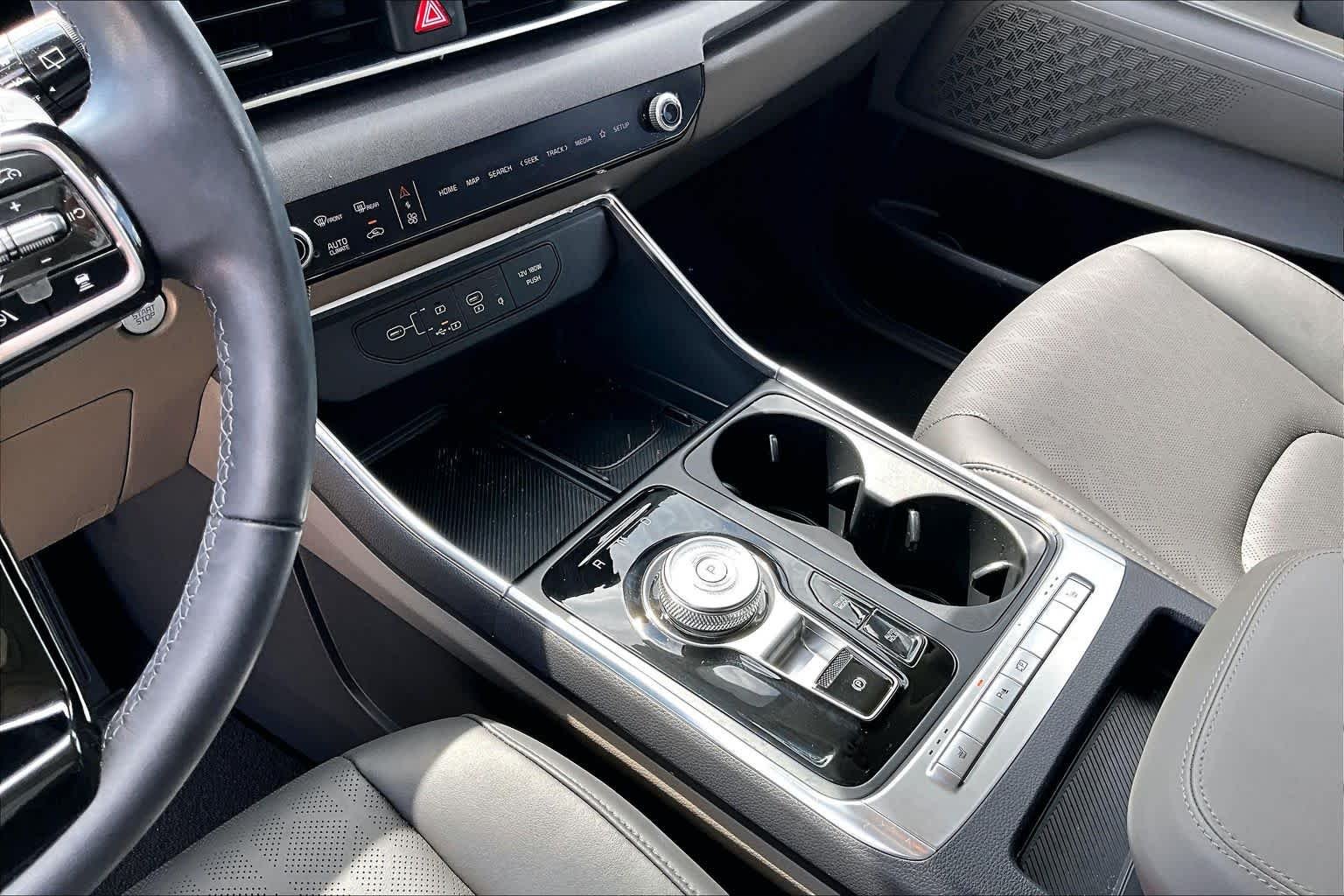 Used 2026 Aurora Black Pearl Kia EX image 15
