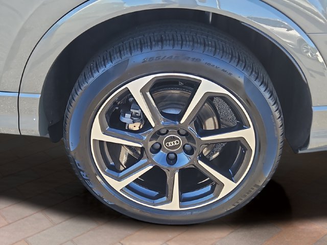 Used 2025 Gray Audi Premium Plus image 28