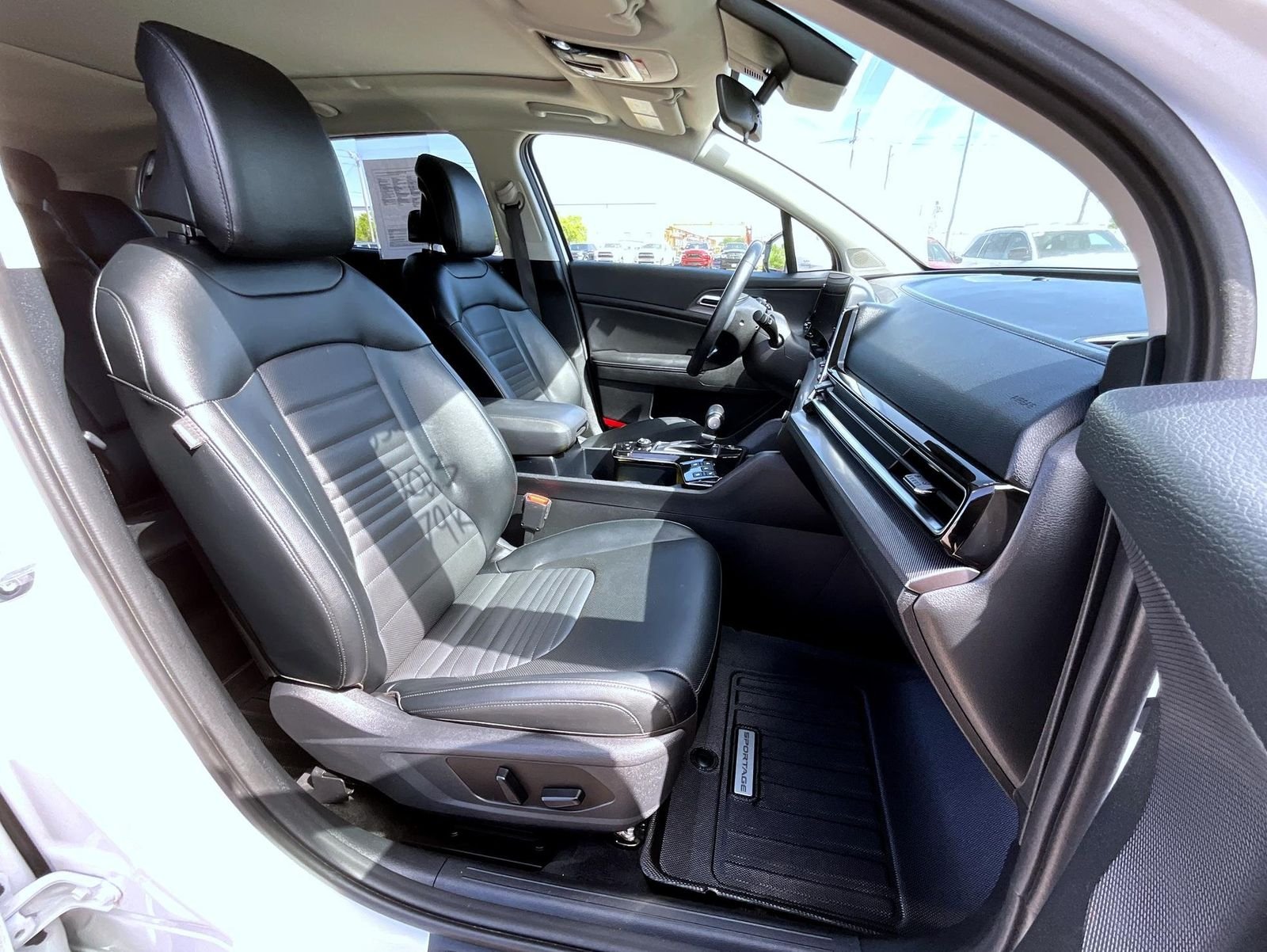 Used 2023 White Kia SX-Prestige image 16