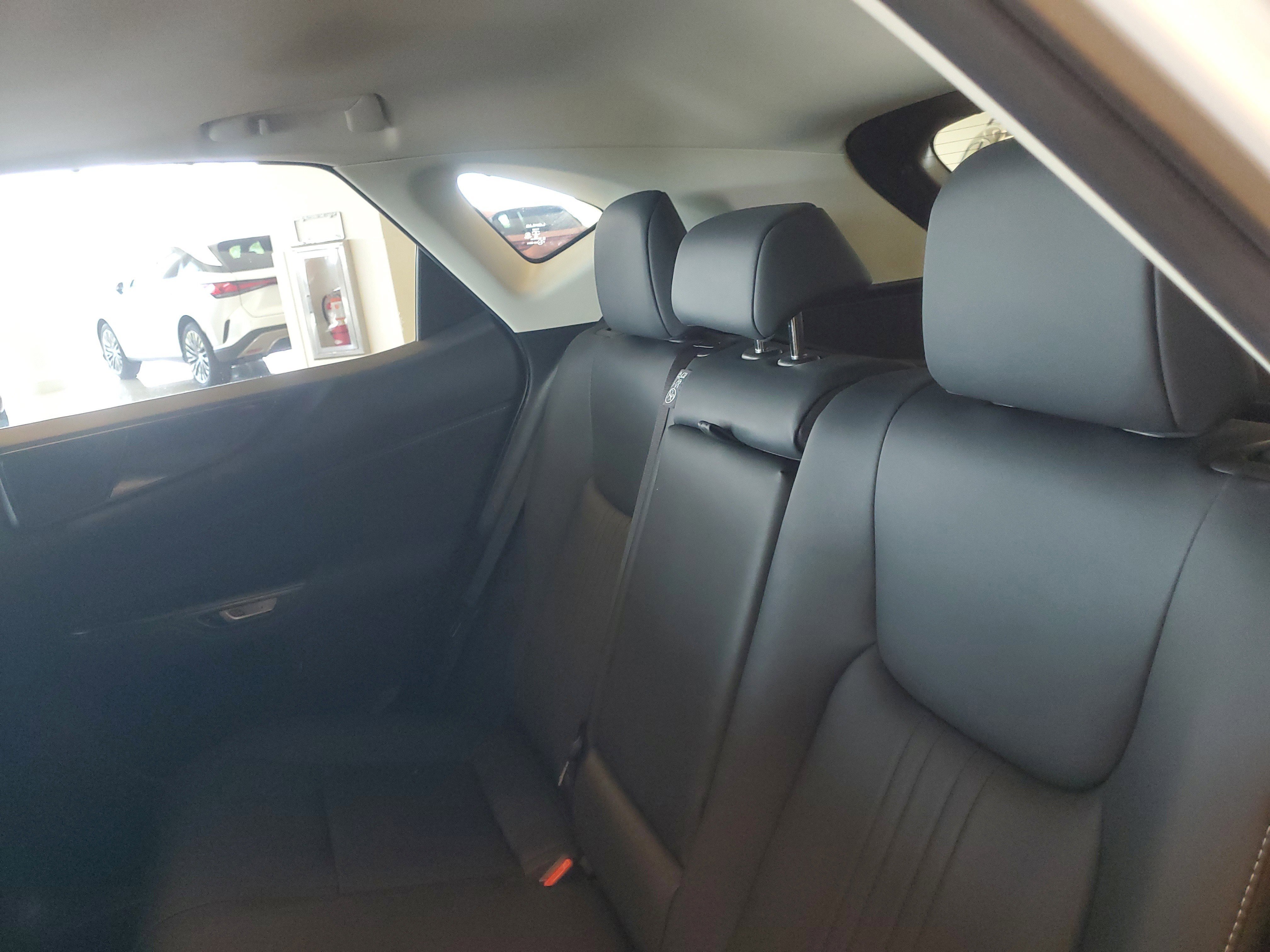 Used 2024 Eminent White Pearl Lexus NX 250 Premium image 18