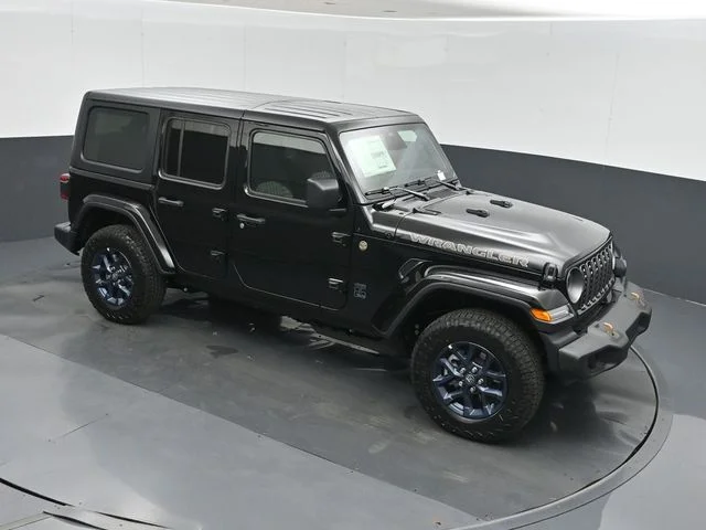 New 2026 Black Clear-Coat Exterior Paint Jeep 85th Anniversary Edition image 30