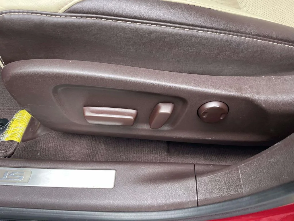 Used 2016 Matador Red Mica Lexus Base image 13