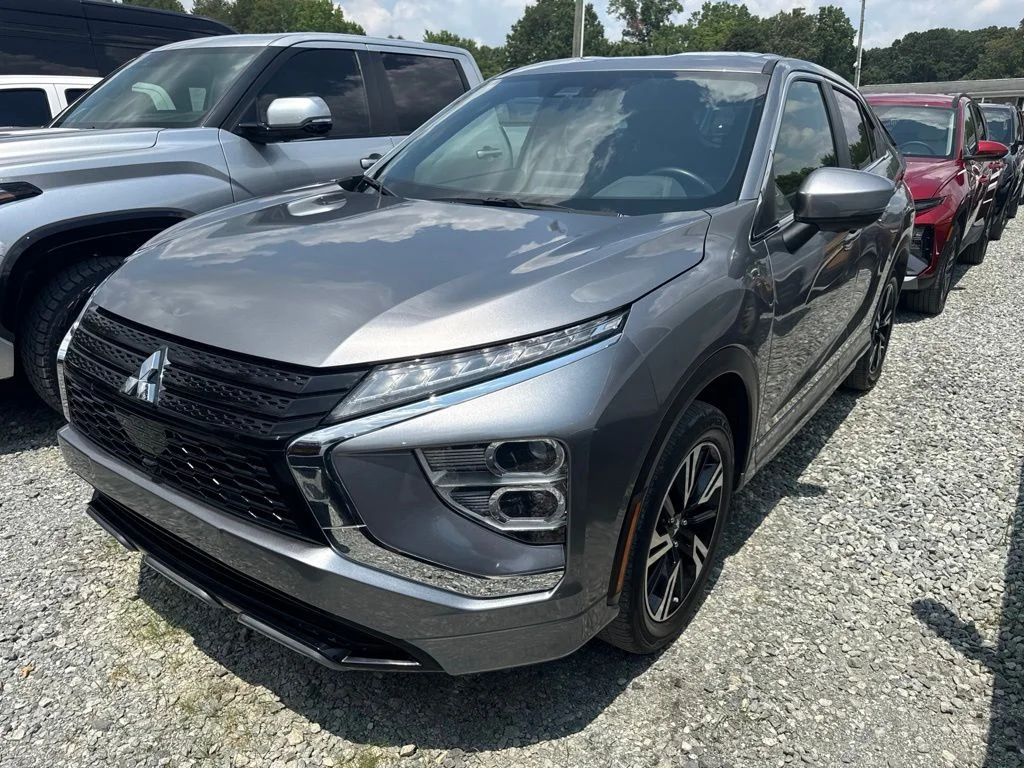 Used 2024 Gray Mitsubishi SEL image 1