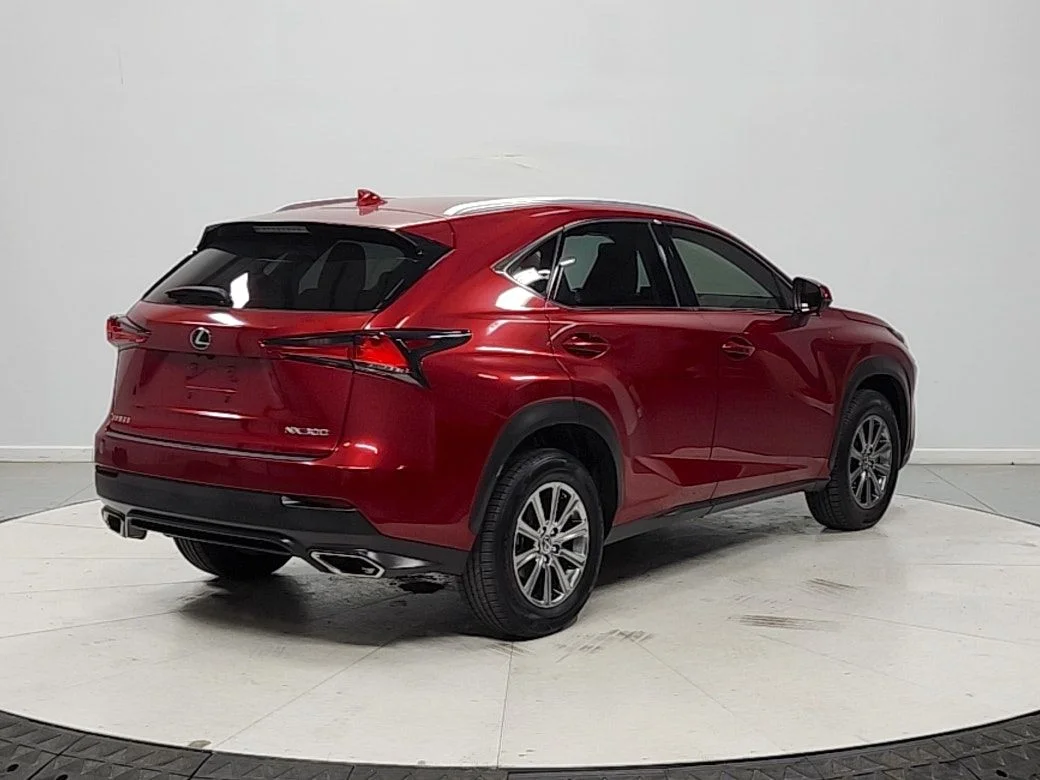 Used 2018 Red Lexus 300 Base image 7