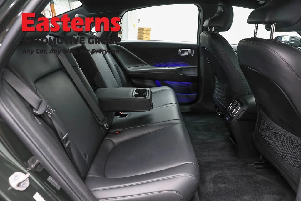 Used 2023 Green Hyundai SEL image 22