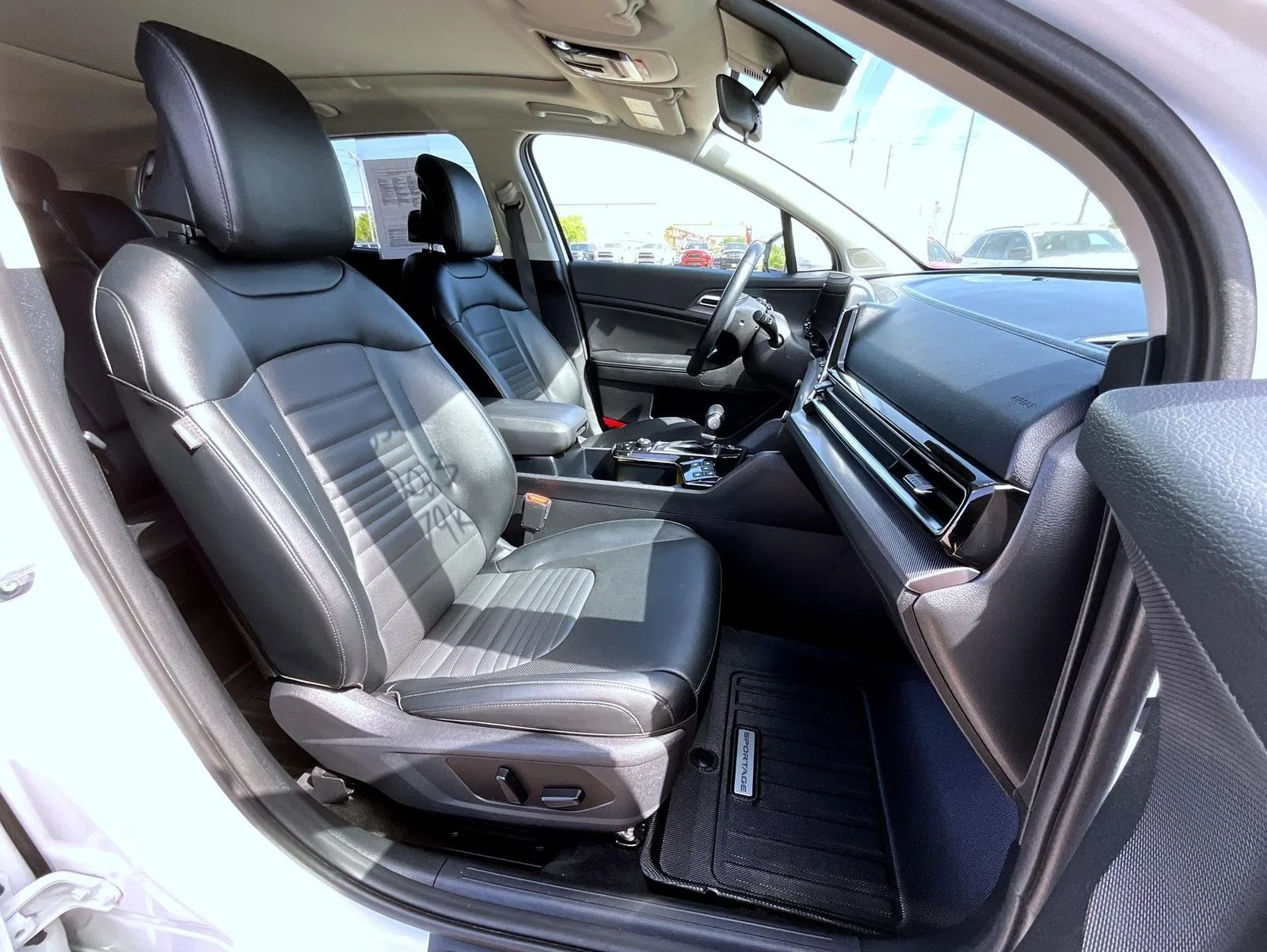 Used 2023 White Kia SX-Prestige image 16