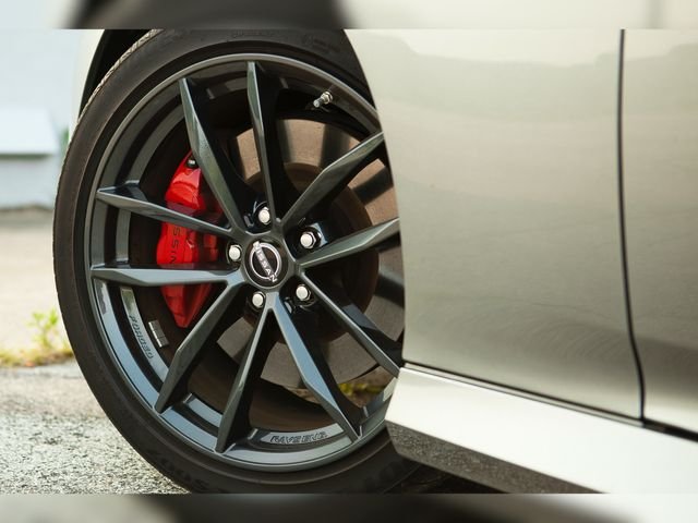 Used 2024 Gray Nissan Performance image 18
