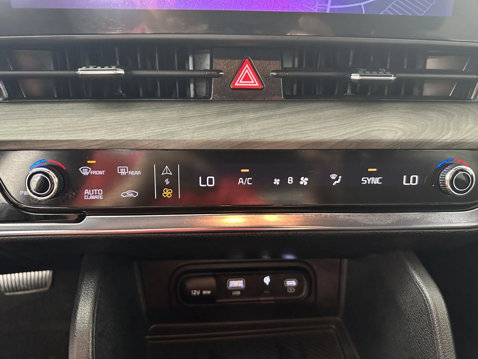 Used 2025 Wolf Gray Kia X-Line image 20