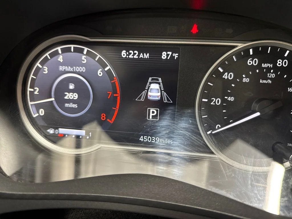 Used 2025 Silver Nissan 1.6 SV image 29