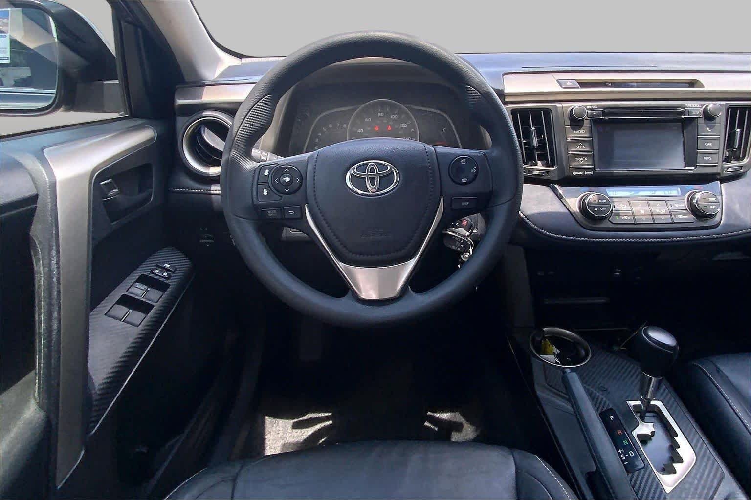 Used 2013 Magnetic Gray Metallic Toyota XLE image 5
