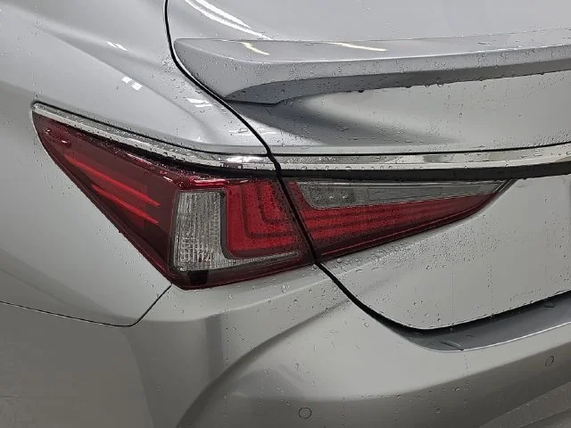 Used 2023 Iridium Lexus 350 image 31