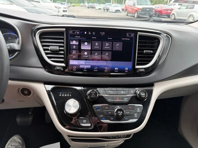 Used 2024 Black Chrysler Touring L image 41