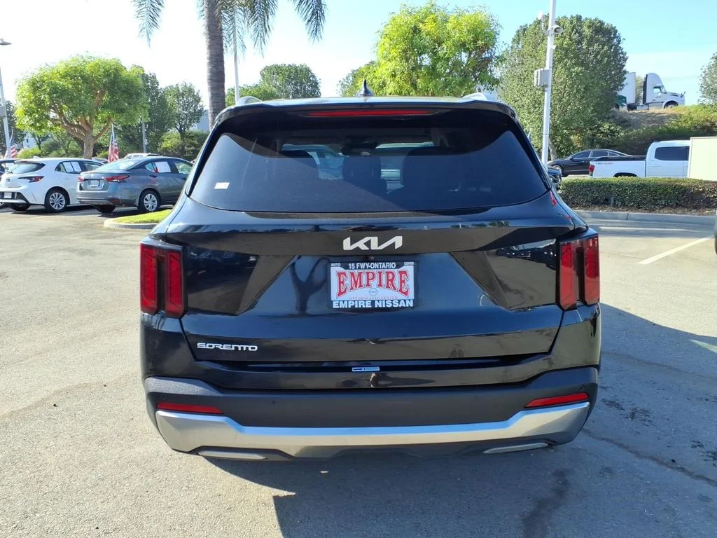 Used 2024 Black Kia S image 4