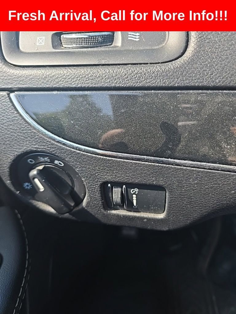 Used 2015 White Dodge SE Plus image 15