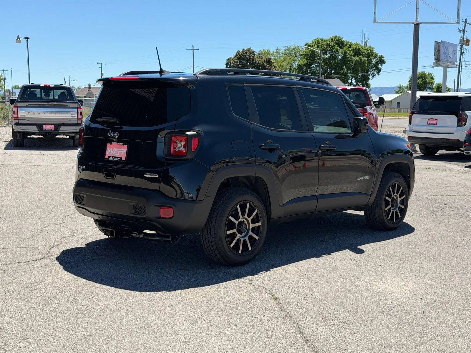 Used 2018 Black Jeep Latitude image 7