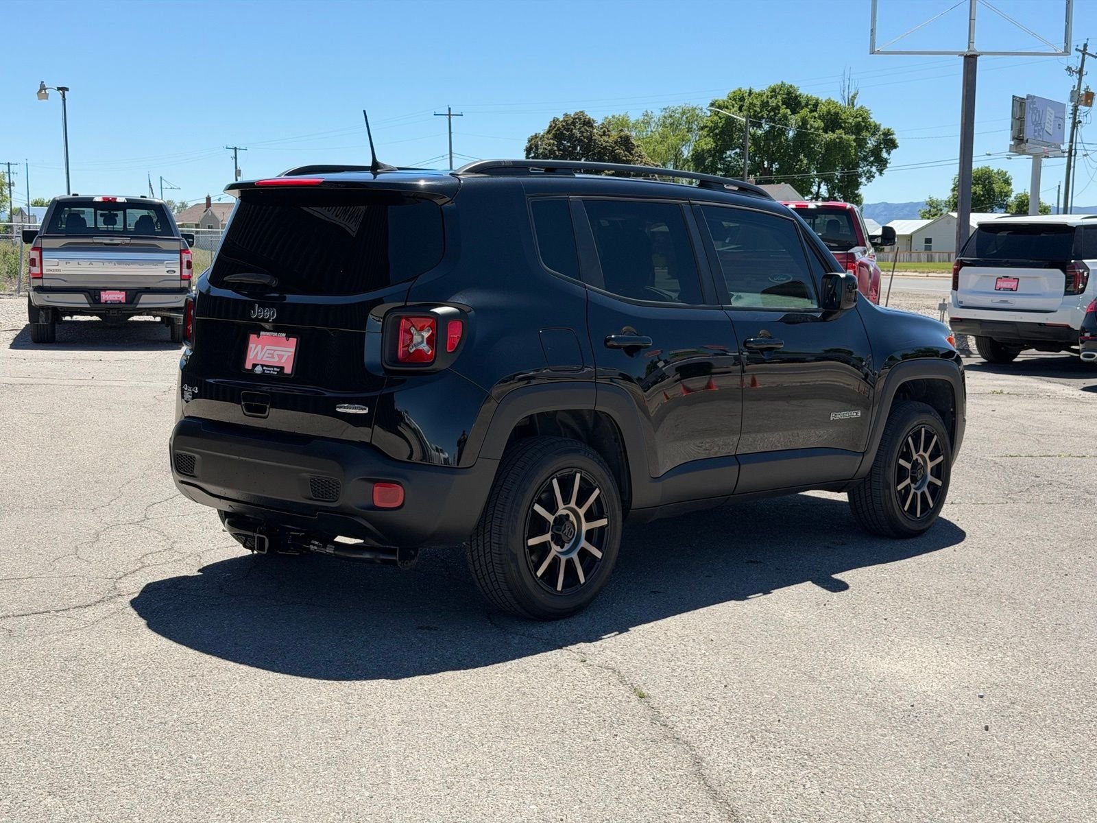 Used 2018 Black Jeep Latitude image 7