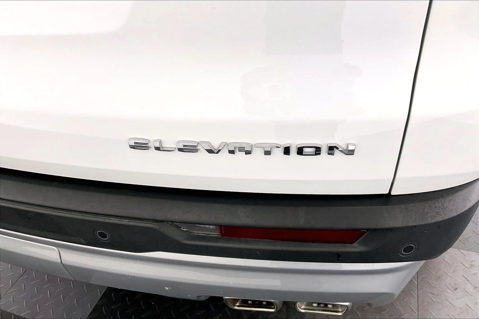 Used 2026 Summit White GMC AWD Elevation image 7
