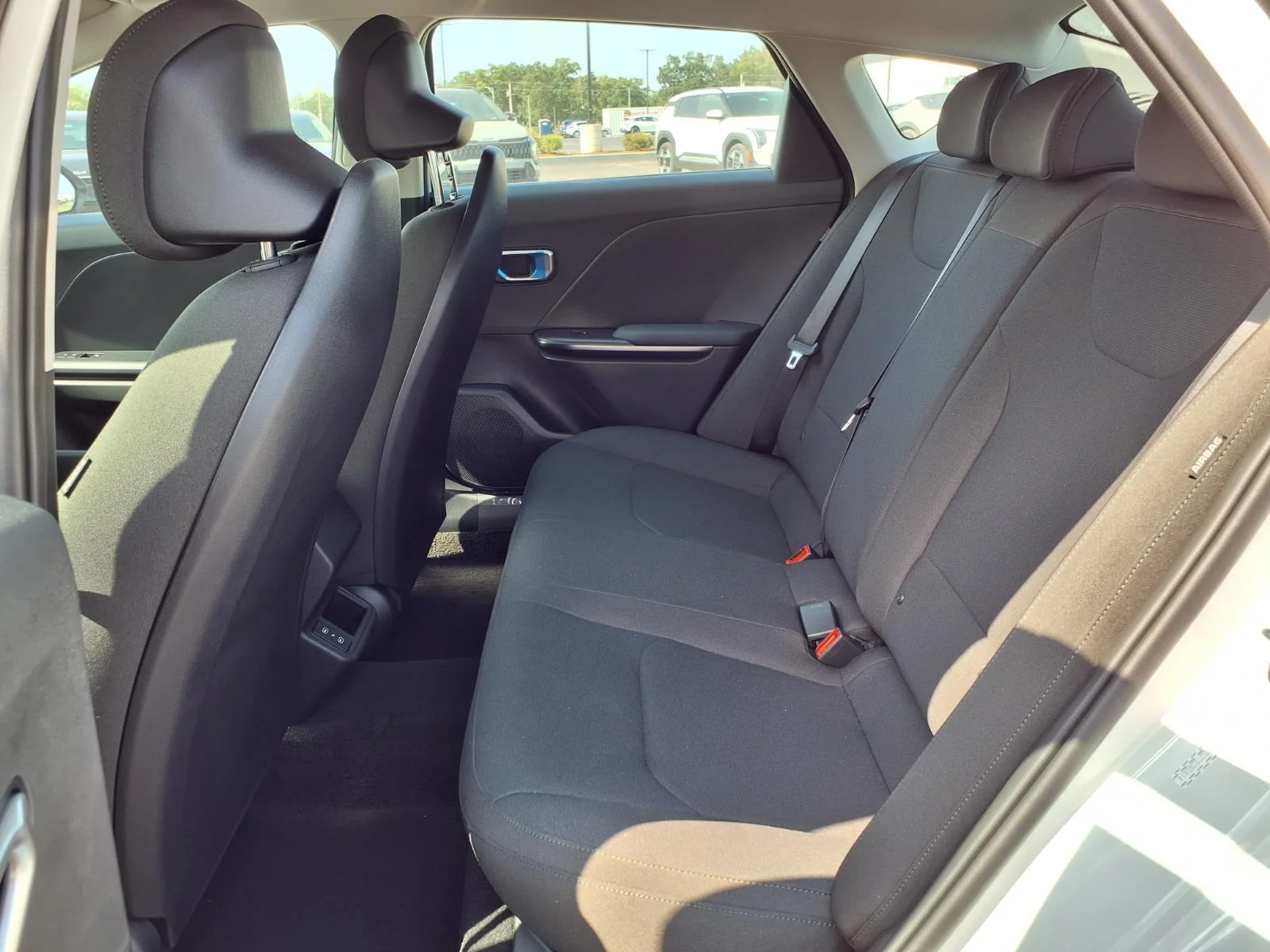 New 2026 Snow White Pearl Kia LXS image 14