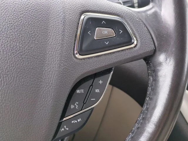 Used 2019 White Lincoln Select image 17