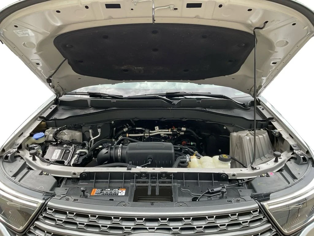 Used 2022 Silver Ford XLT image 12
