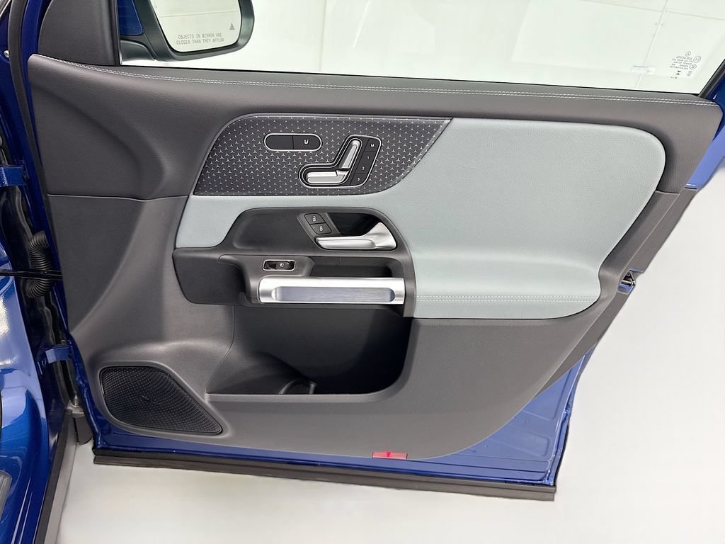 New 2026 Starling Blue Metallic Mercedes-Benz GLB 250 image 24