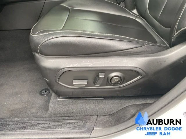 Used 2024 White Jeep 4xe image 35