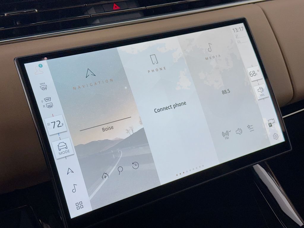 New 2026 Giola Green Land Rover Dynamic SE image 16