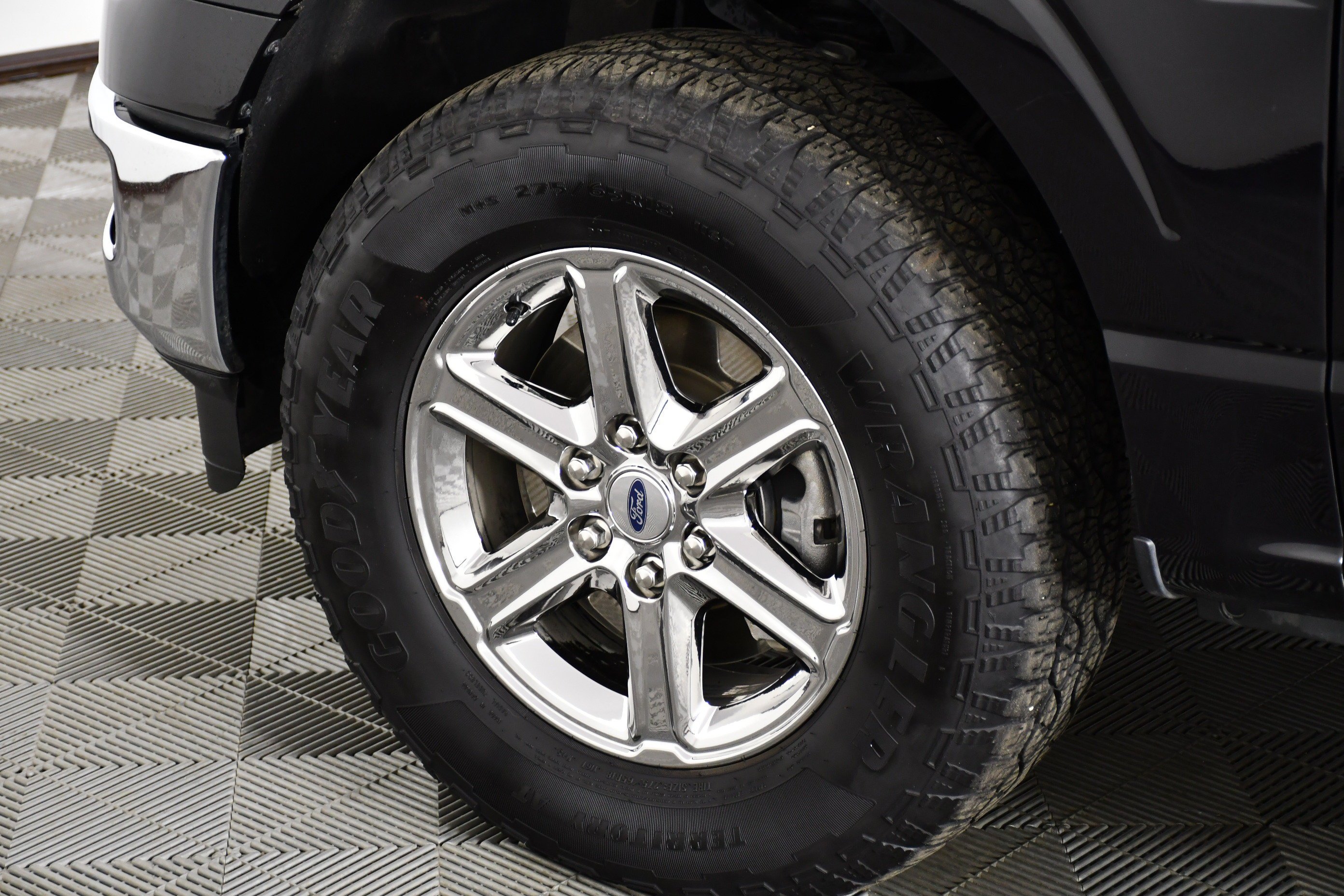 Used 2025 Black Metallic Ford XLT image 52