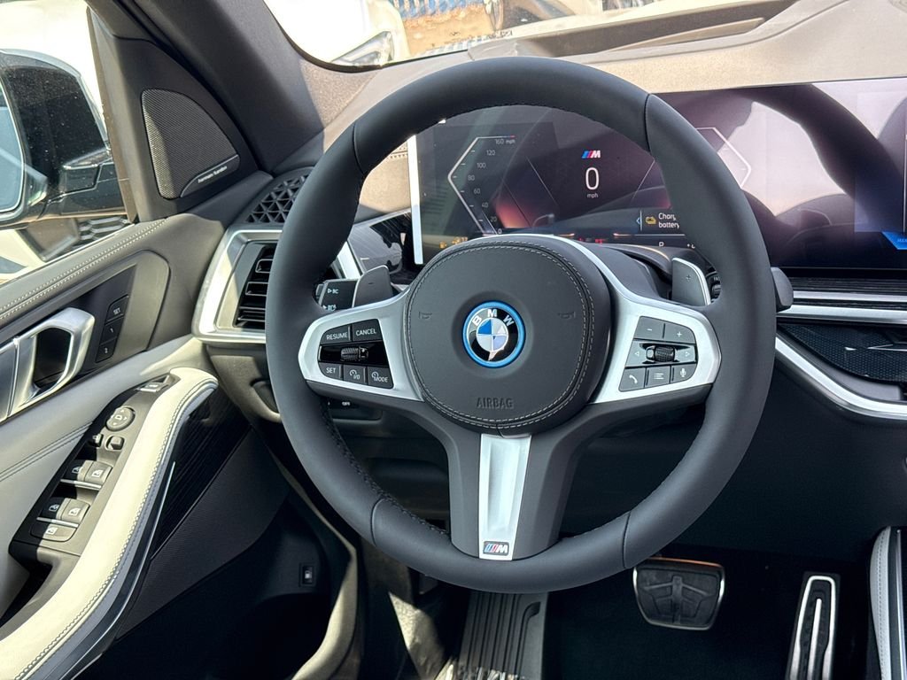 New 2026 Skyscraper Grey Metallic BMW xDrive50e image 21