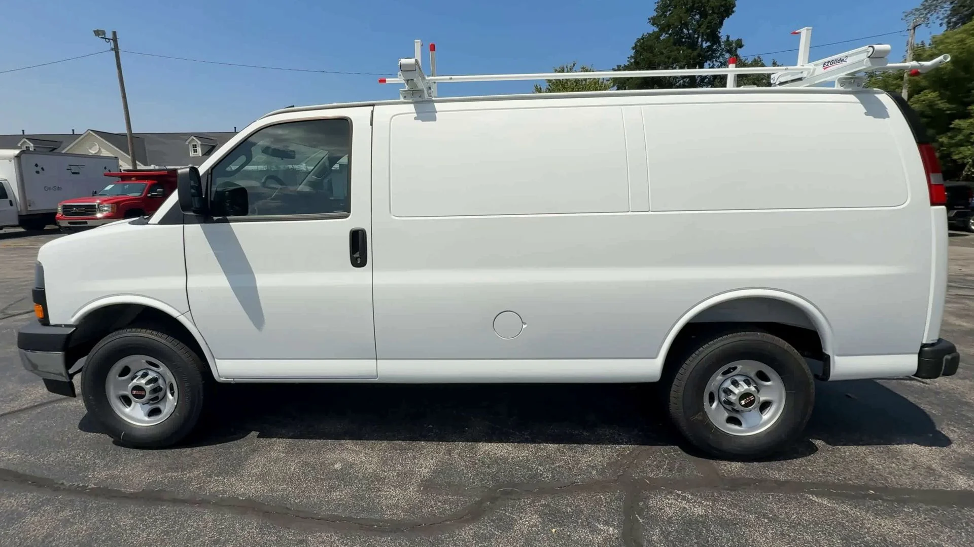 New 2025 Summit White GMC Work Van image 5