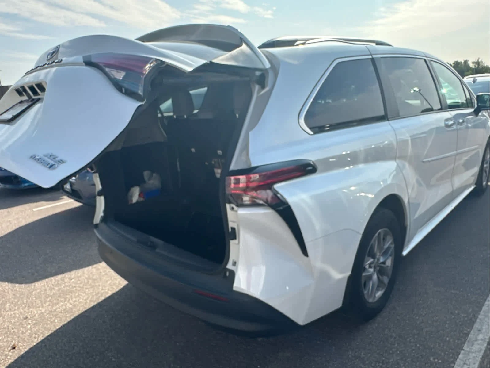 Used 2022 Wind Chill Pearl Toyota XLE image 8
