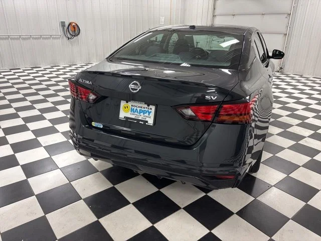 Used 2021 Nissan Altima SV with VIN 1N4BL4DV5MN327893 for sale in Rochester, Minnesota
