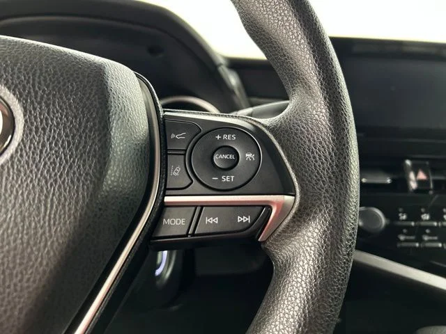 Used 2021 White Toyota LE image 10