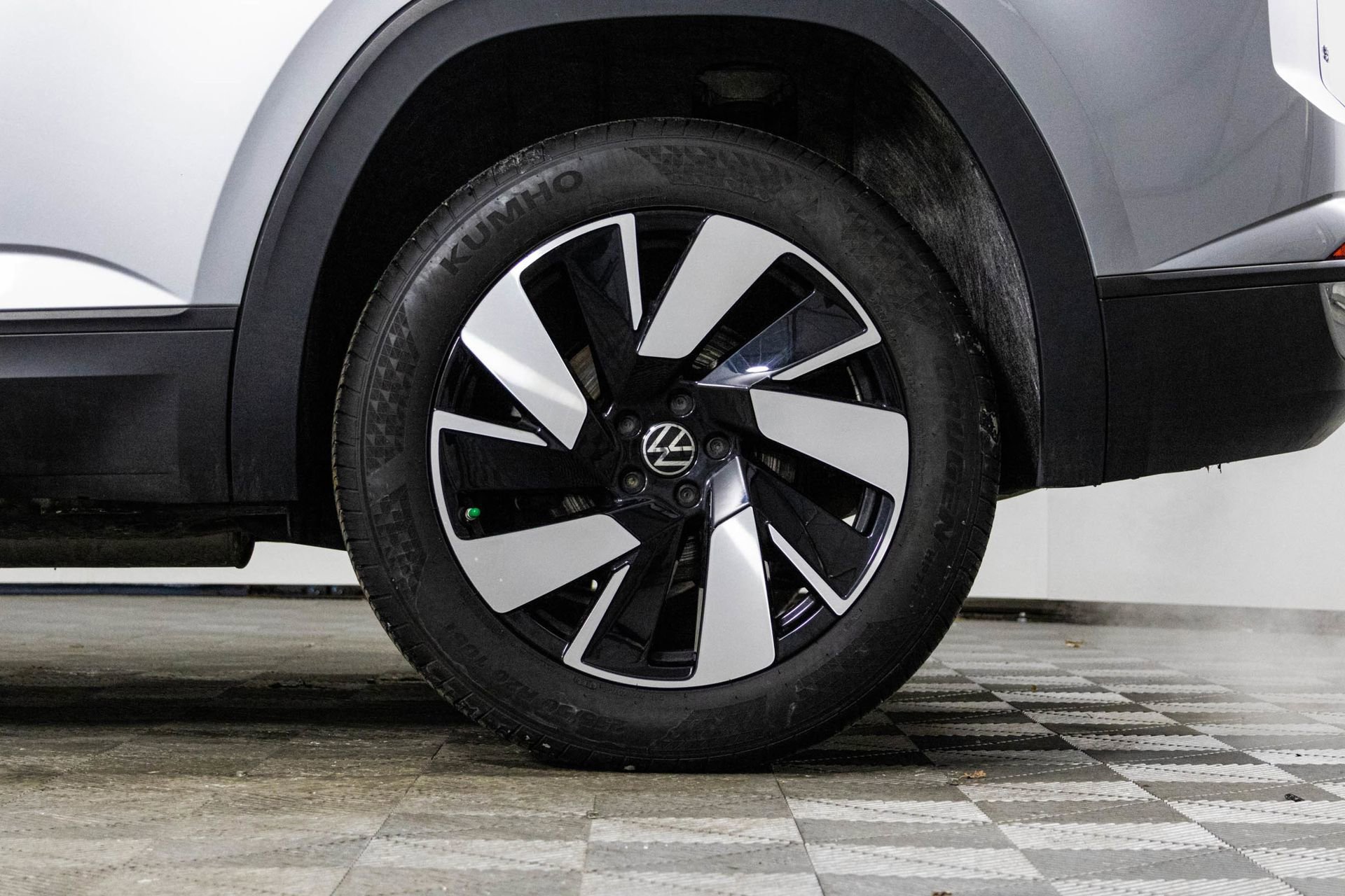 2025 VOLKSWAGEN ATLAS CROSS SPORT - Image 42