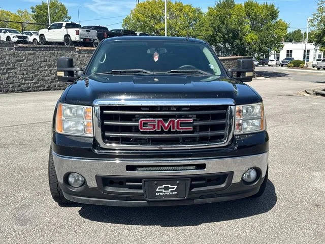 Used 2011 Black GMC SLE image 10