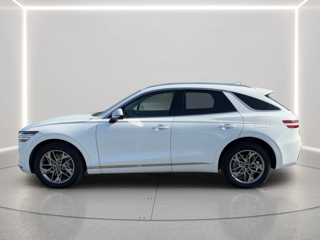 Used 2025 White Genesis 2.5T image 8