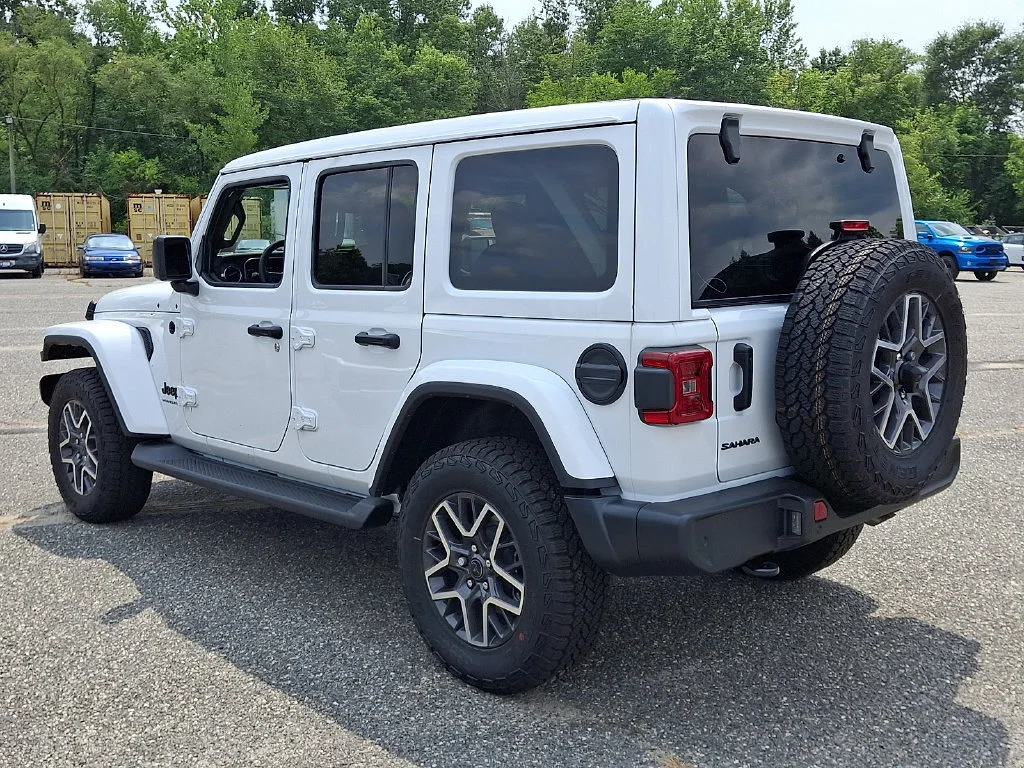 New 2026 Bright White Clear-Coat Exterior Paint Jeep Sahara image 6