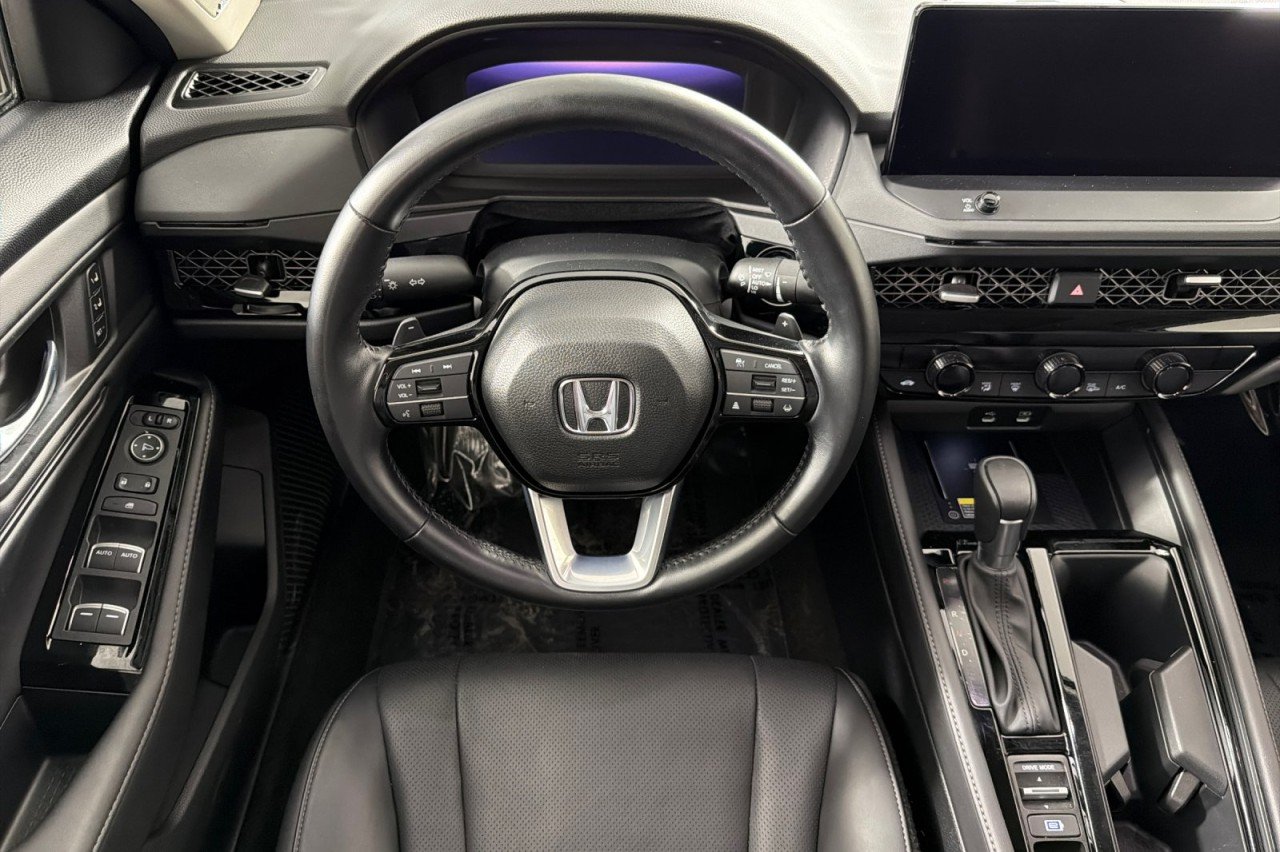 Used 2024 BLACK Honda Touring image 13