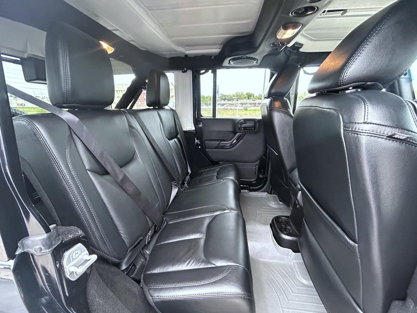 Used 2014 Black Jeep Unlimited Altitude image 25