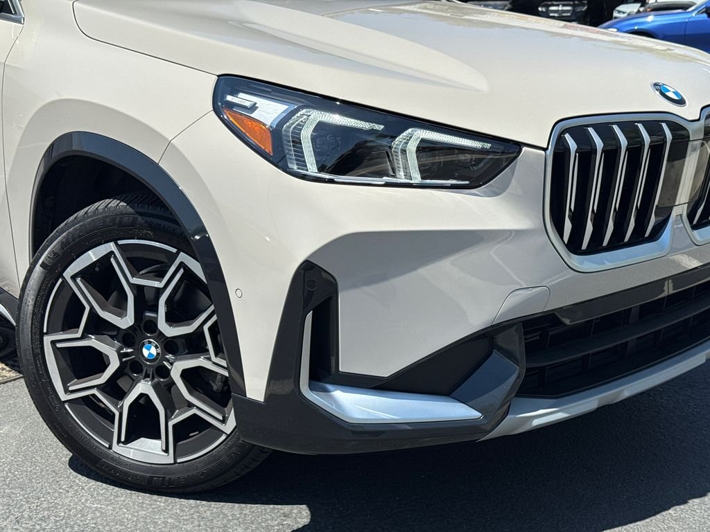 Used 2026 Dune Grey Metallic BMW xDrive28i image 6