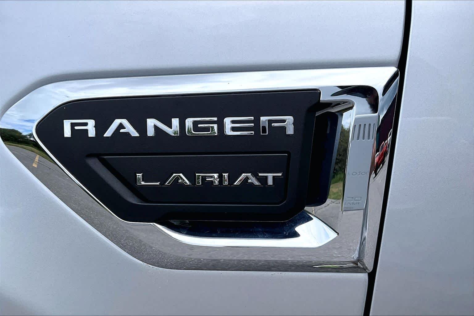 Used 2019 Ingot Silver Ford LARIAT image 33
