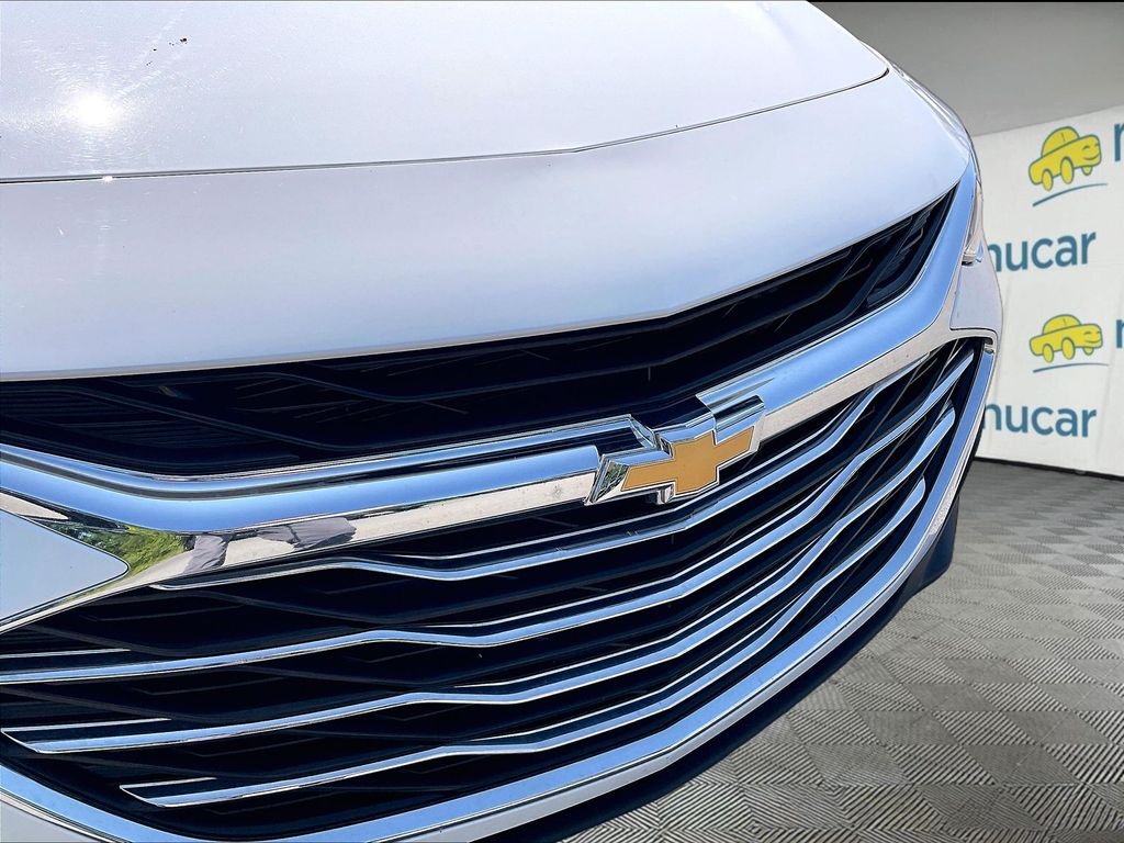 Used 2024 Summit White Chevrolet LT image 28