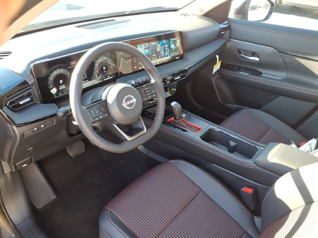 New 2027 Canyon Bronze Metallic Nissan SR image 12