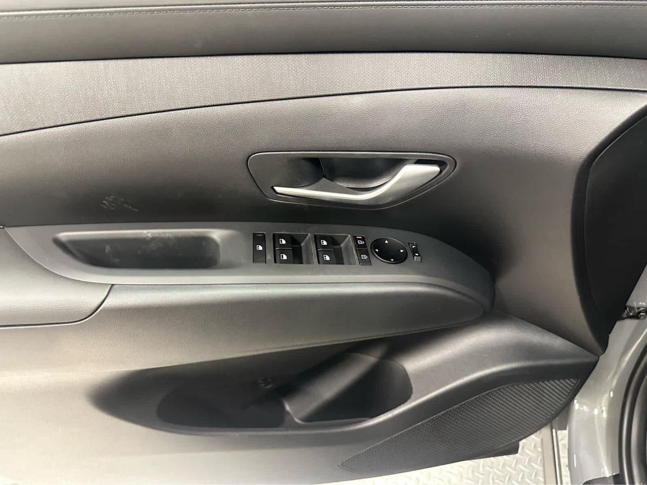 New 2026 Hampton Gray Hyundai SEL Premium FWD image 9