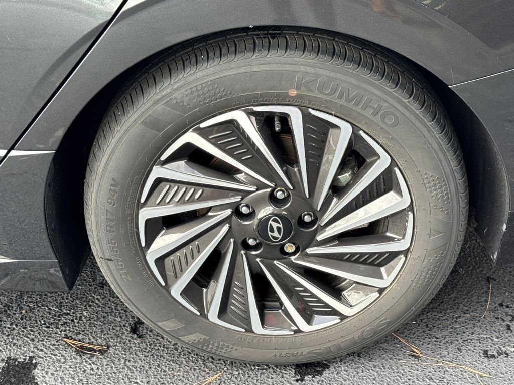 2025 Hyundai Sonata Hybrid Limited - Photo 18