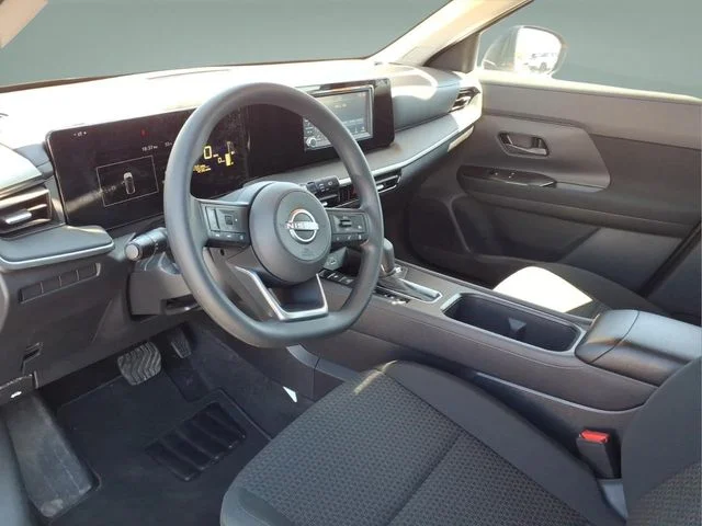 Used 2025 Brown Nissan S image 10