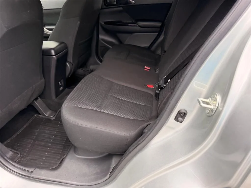Used 2022 Silver Mitsubishi LE image 10