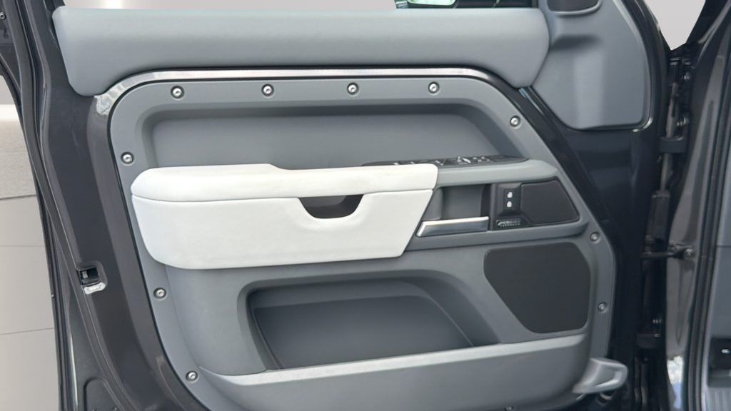New 2026 Carpathian Grey Land Rover X-Dynamic SE image 20