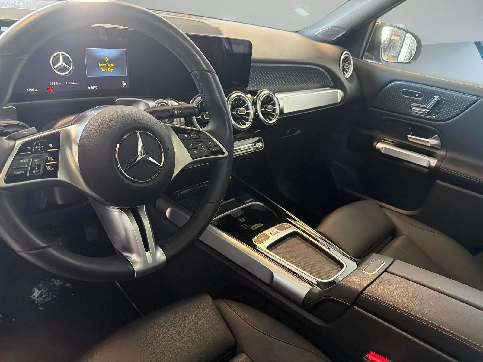 Certified Used 2025 Black Mercedes-Benz Glb 250 image 10