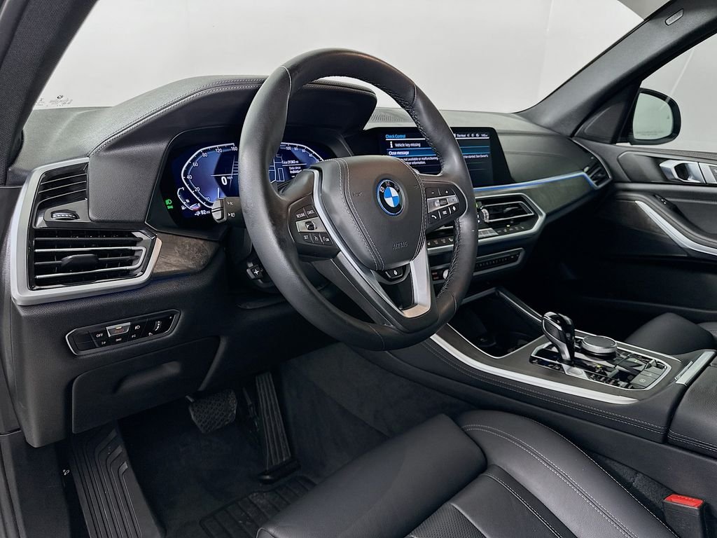 Used 2022 Mineral White Metallic BMW xDrive45e image 9